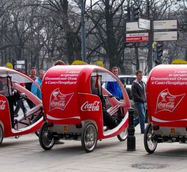 Coca Cola ha encontrado en los Trixis la fórmula mágica para anunciar su marca sin contaminación ambiental, visual y sonora.