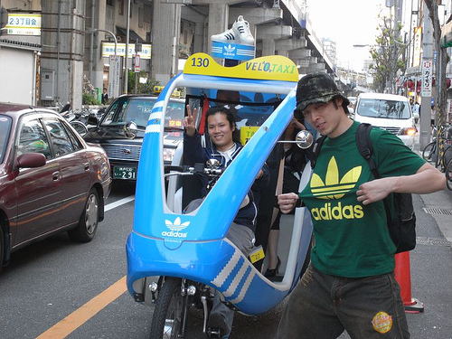 El gigante Adidas ha contratado a los Trixis para realizar una campaña de activación y branding por las calles de Tokyo.